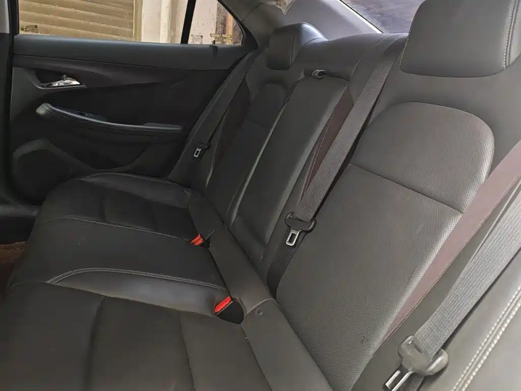 Chevrolet Malibu 2016 — фото 13