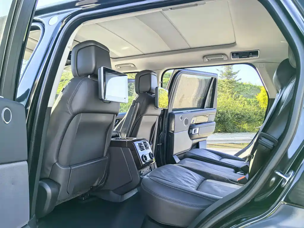 Land Rover Range Rover 2021 — фото 14
