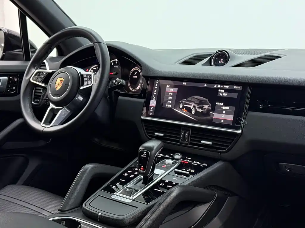Porsche Cayenne 2020 — фото 17