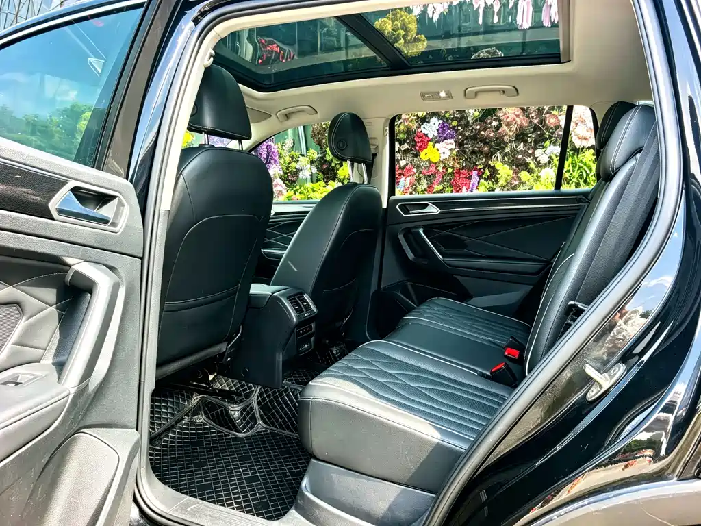 Volkswagen Tiguan L 2021 — фото 11
