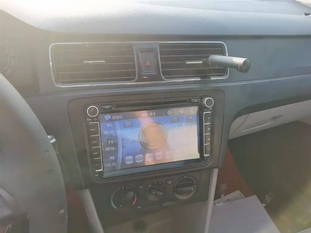 Skoda Rapid 2015 — фото 13