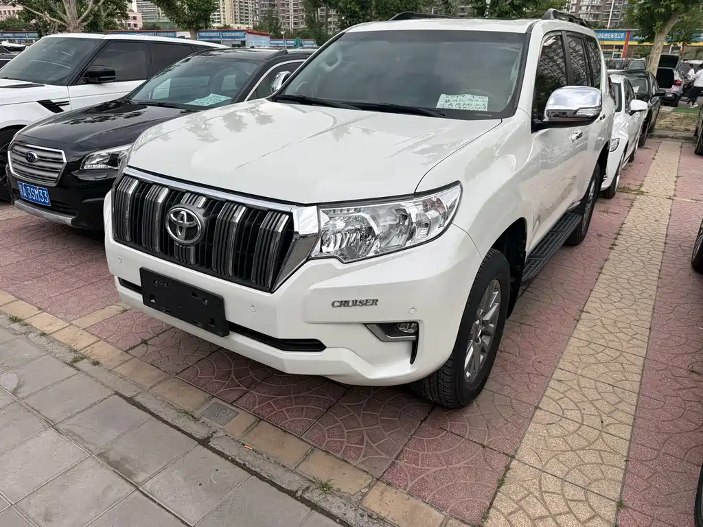 Toyota Prado 2019 — фото 1