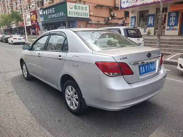 BYD L3 2013