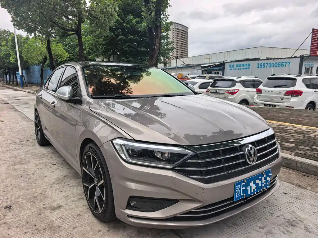 Volkswagen Sagitar 2019