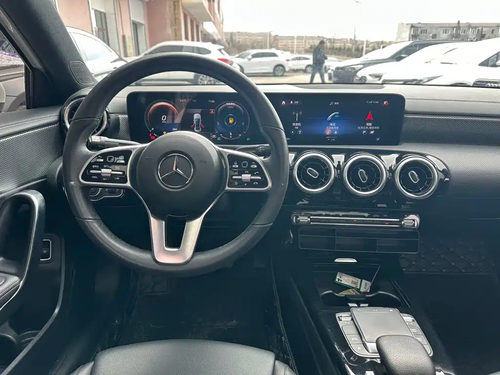 Mercedes-Benz A-Class 2022 — фото 18