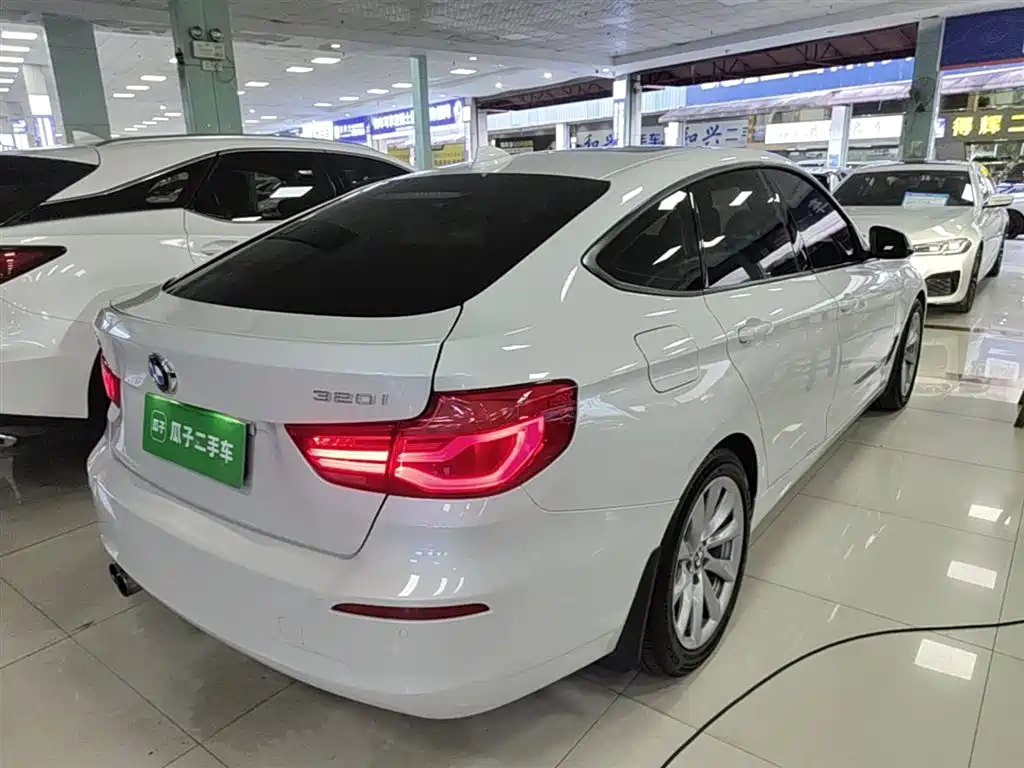 BMW 3 Series GT 2018 — фото 7
