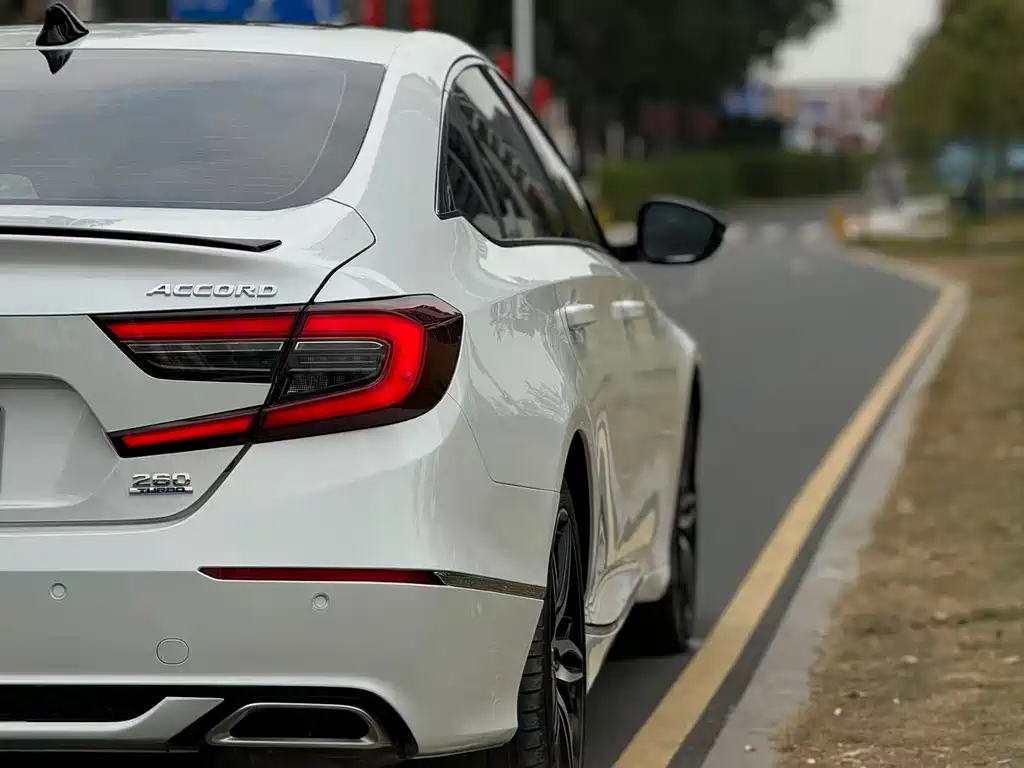 Honda Accord 2023 — фото 11
