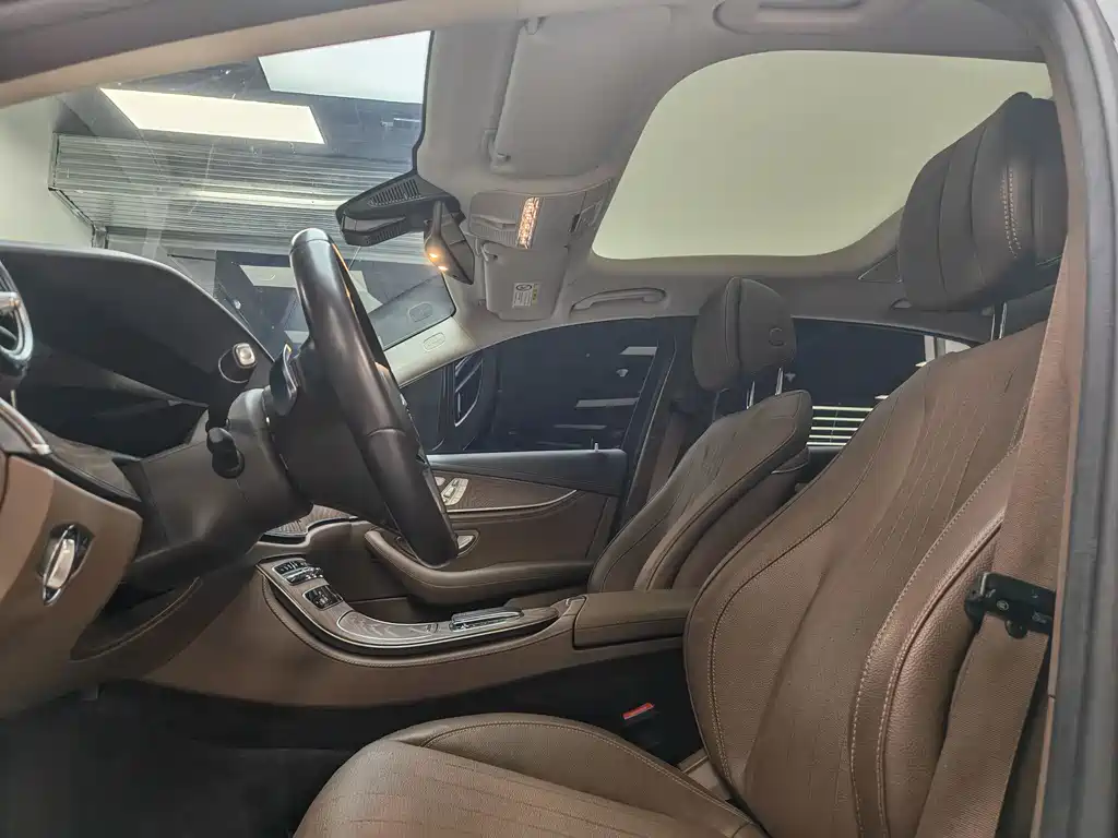 Mercedes-Benz E-Class 2023 — фото 16
