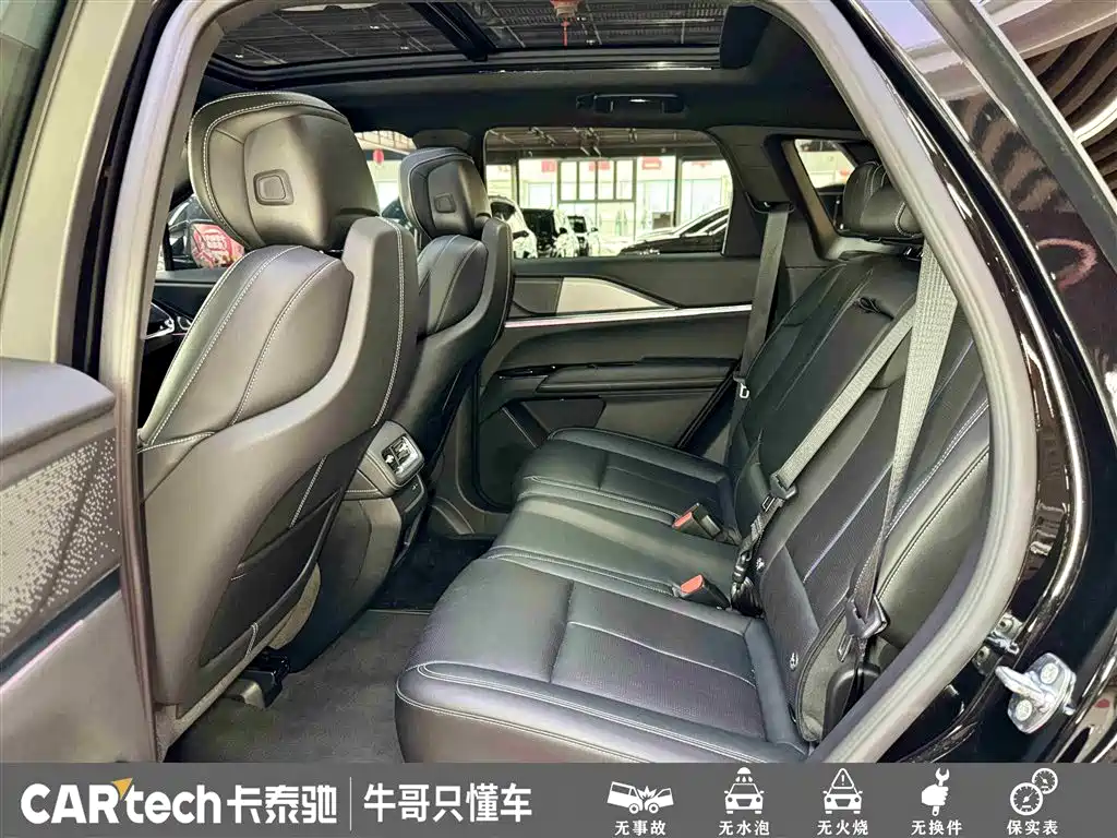 Cadillac XT5 2025 — фото 25