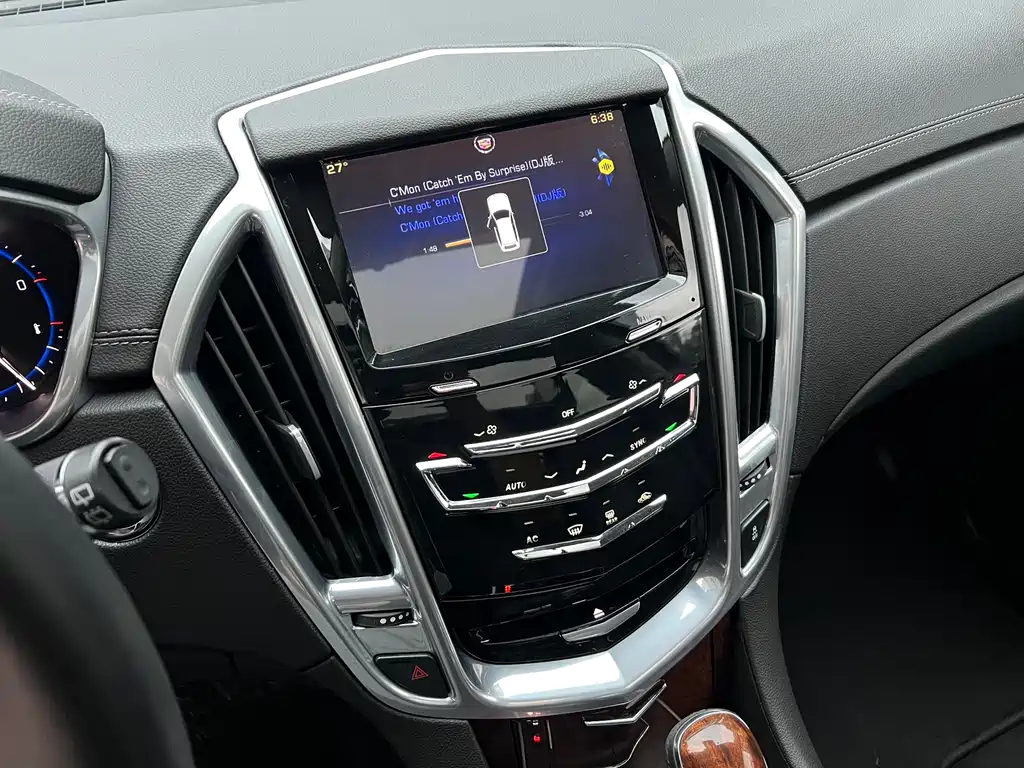 Cadillac SRX 2014 — фото 20