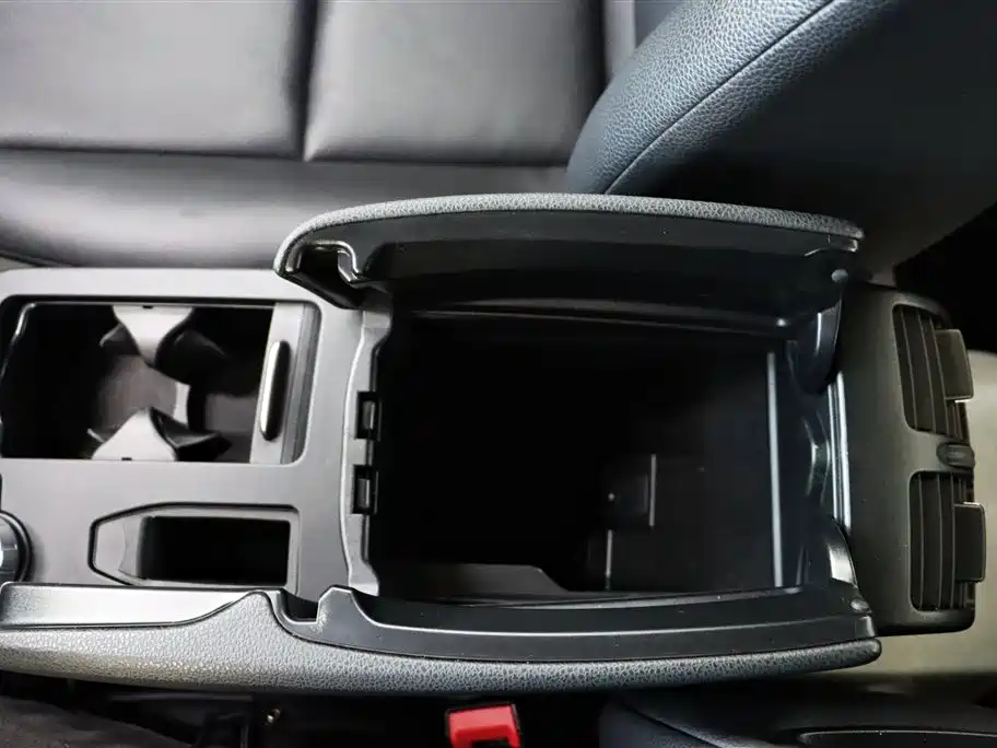 Mercedes-Benz C-Class 2012 — фото 17