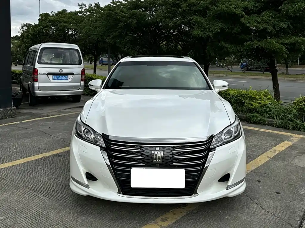 Toyota Crown 2019 — фото 2