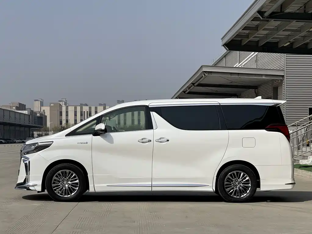 Toyota Alphard 2021 — фото 7