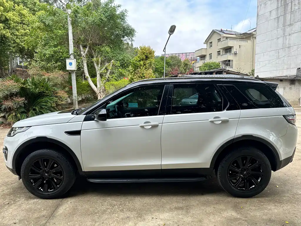 Land Rover Discovery Sport 2017 — фото 3