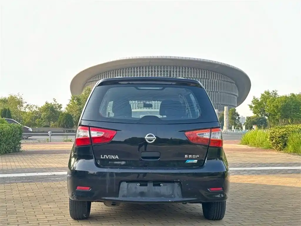 Nissan Livina 2015