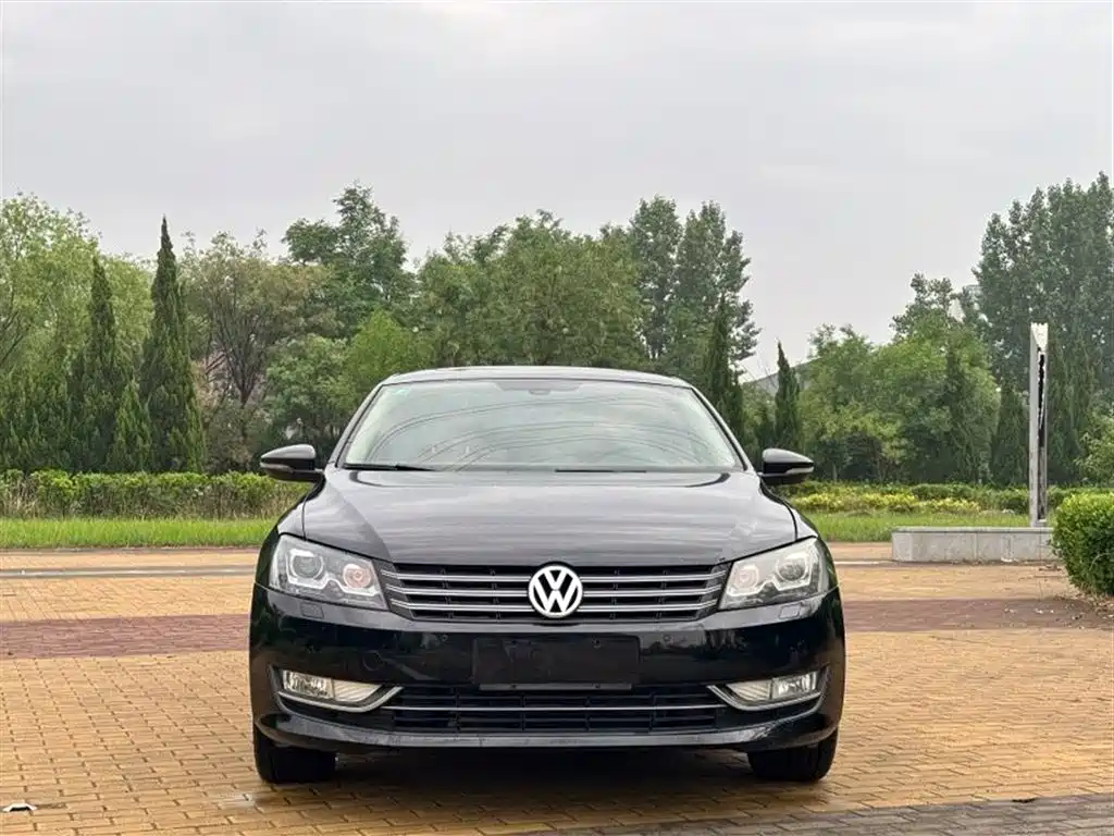 Volkswagen Passat 2012 — фото 2