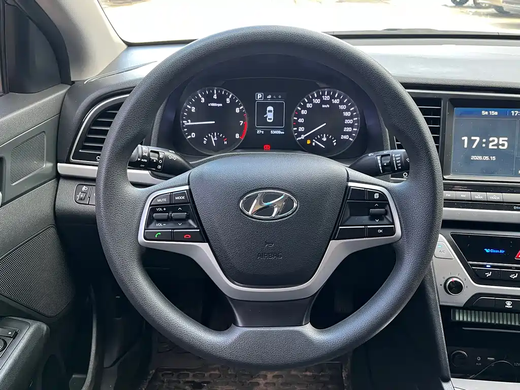 Hyundai Elantra 2018 — фото 9