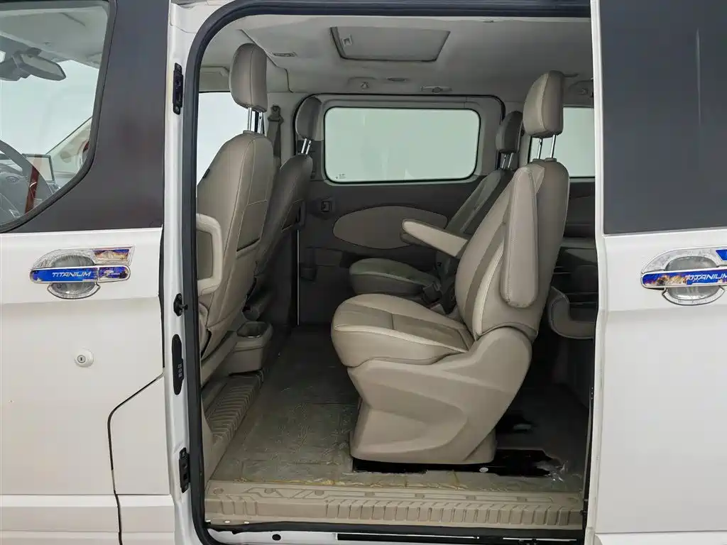 Ford Tourneo 2017 — фото 15