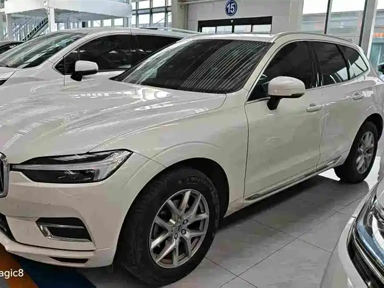 Volvo XC60 2021 — фото 3