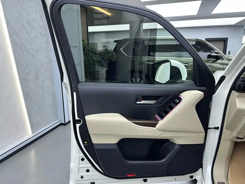Toyota Land Cruiser 2025 — фото 11