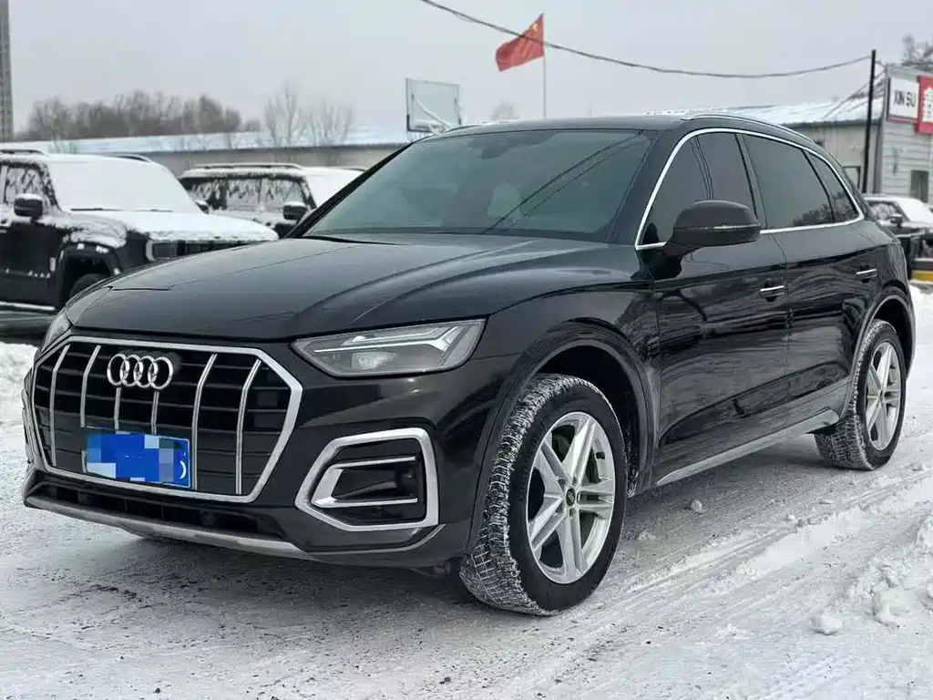 Audi Q5L 2023 — фото 1