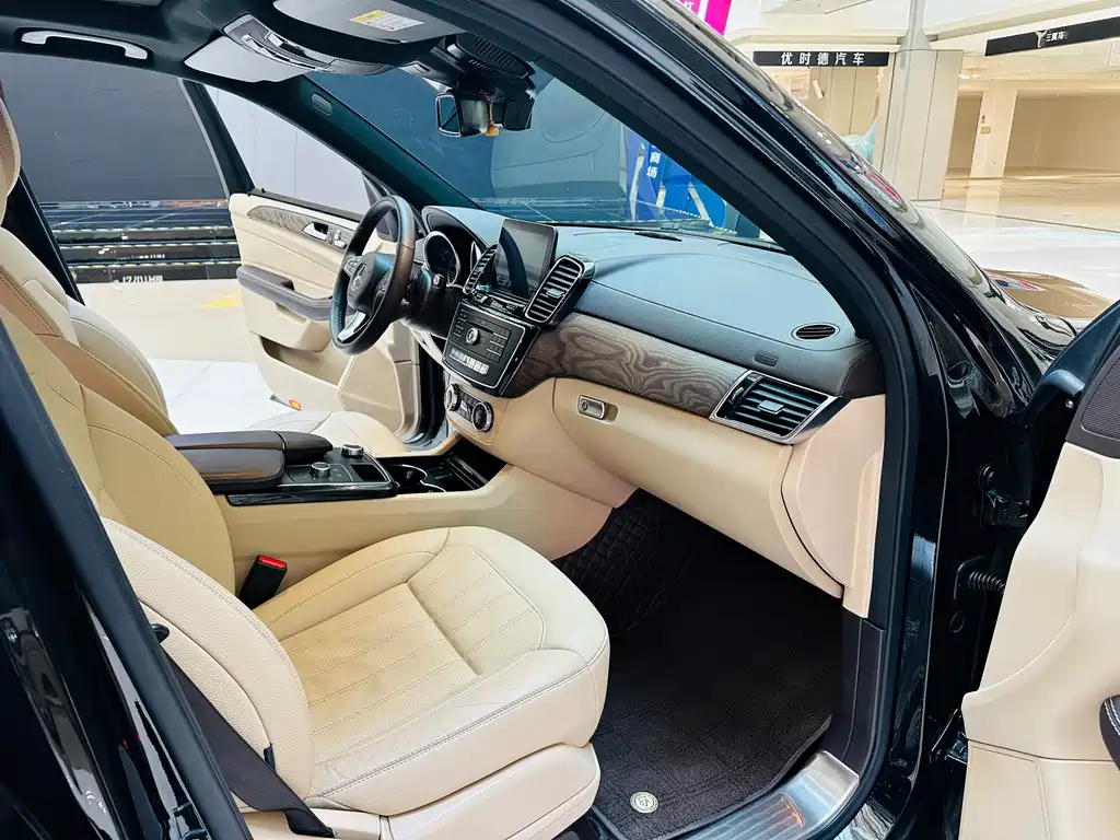 Mercedes-Benz GLE 2018 — фото 13
