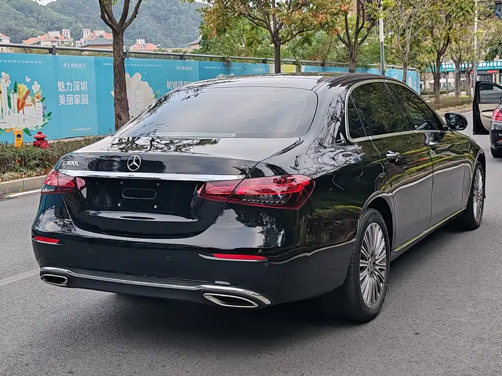 Mercedes-Benz E-Class 2023 — фото 8