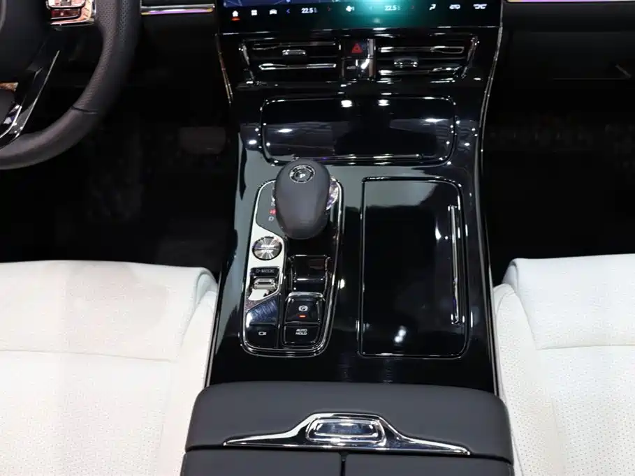 GAC Motor Trumpchi M8 2023 — фото 17