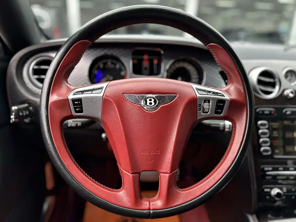 Bentley Flying Spur 2011 — фото 16