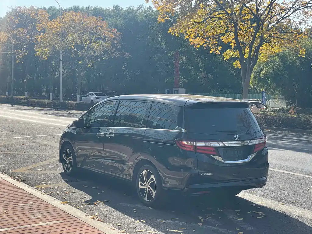 Honda Odyssey 2017 — фото 15