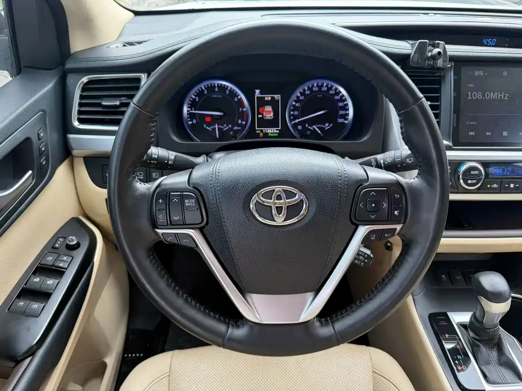 Toyota Highlander 2018 — фото 8