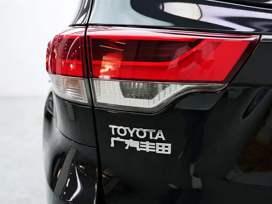 Toyota Highlander 2018 — фото 17