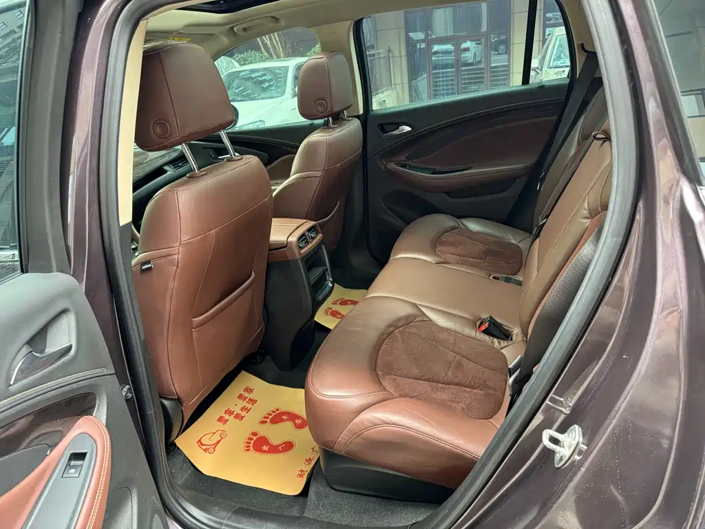 Buick Envision Plus 2017 — фото 9