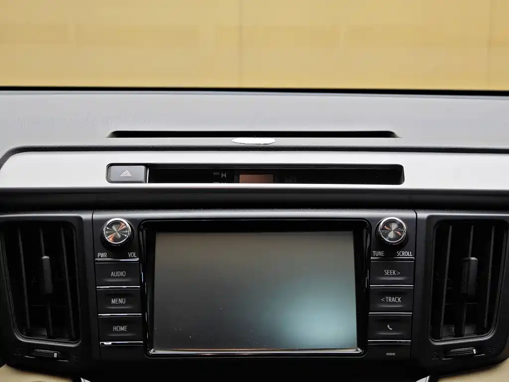 Toyota RAV4 2019 — фото 15