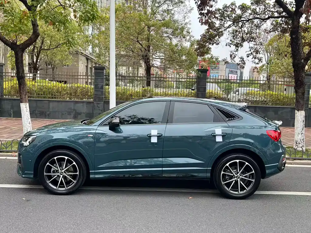 Audi Q3 Sportback 2023 — фото 6