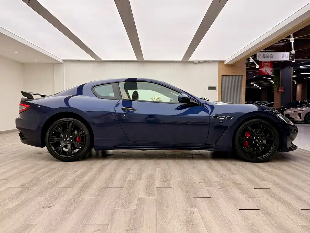 Maserati GranTurismo 2016 — фото 7