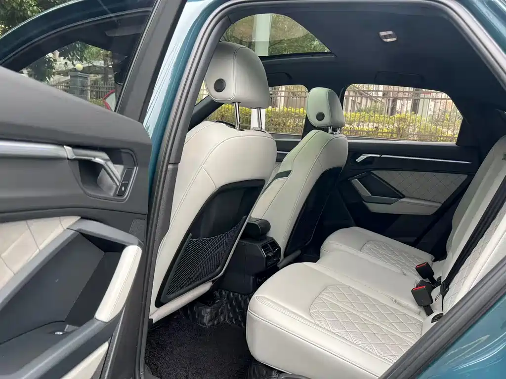 Audi Q3 Sportback 2023 — фото 9