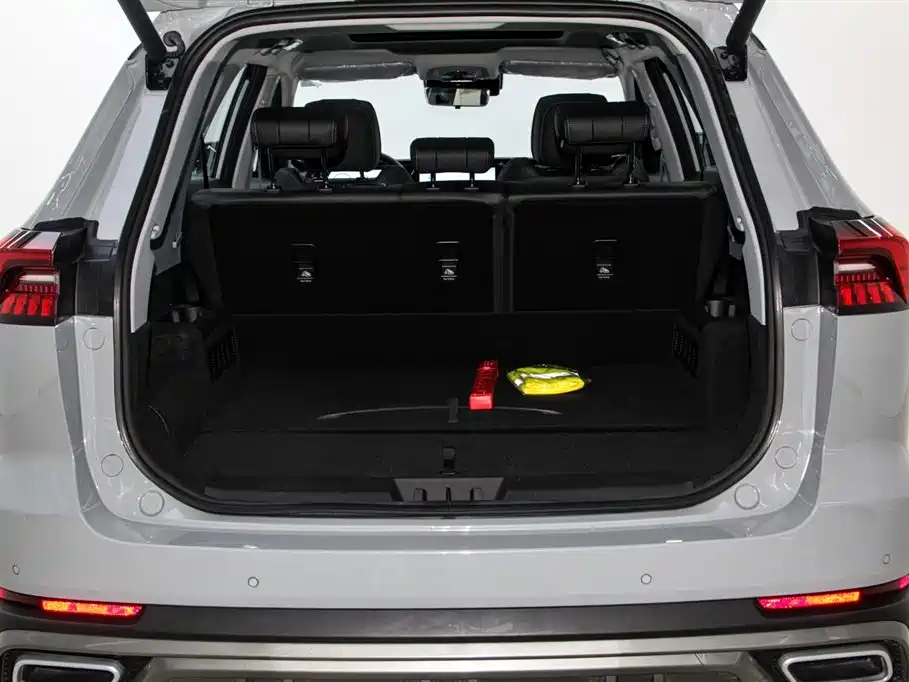 Chery Tiggo 8 PRO NEV 2025 — фото 17
