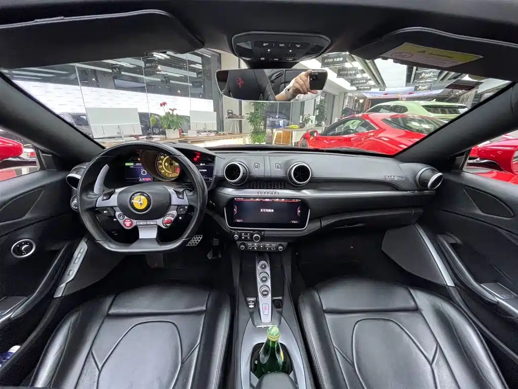 Ferrari Portofino 2019 — фото 13