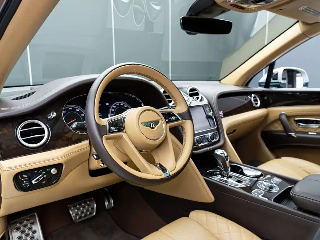 Bentley Bentayga 2017 — фото 11