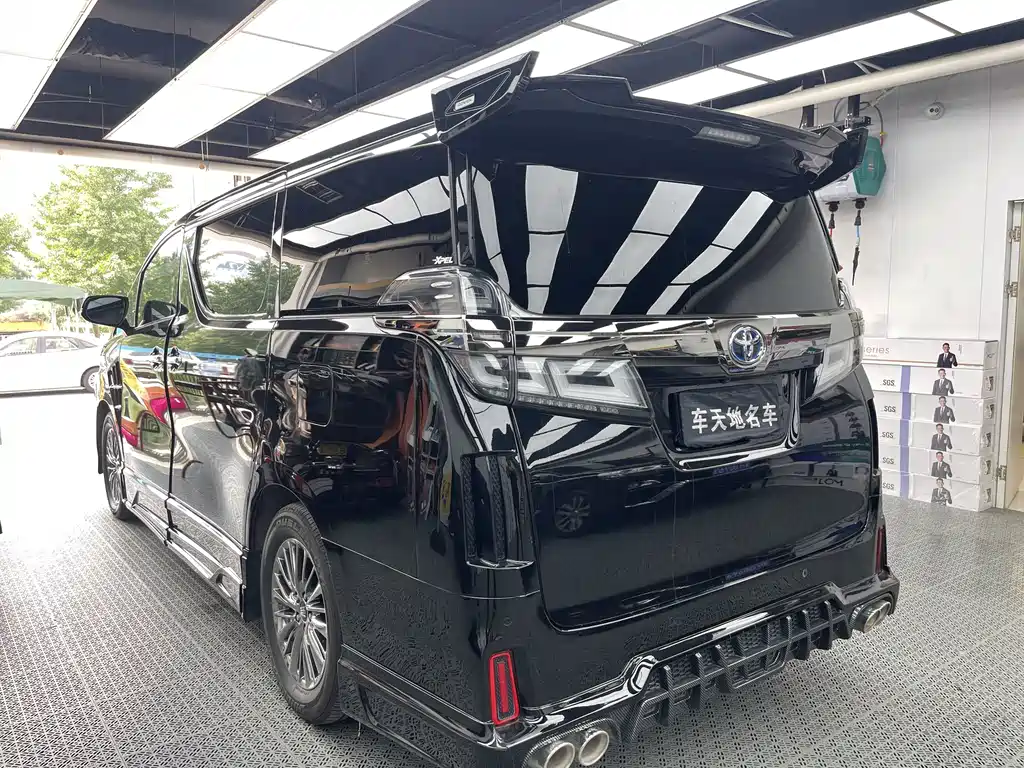 Toyota Vellfire 2022 — фото 3
