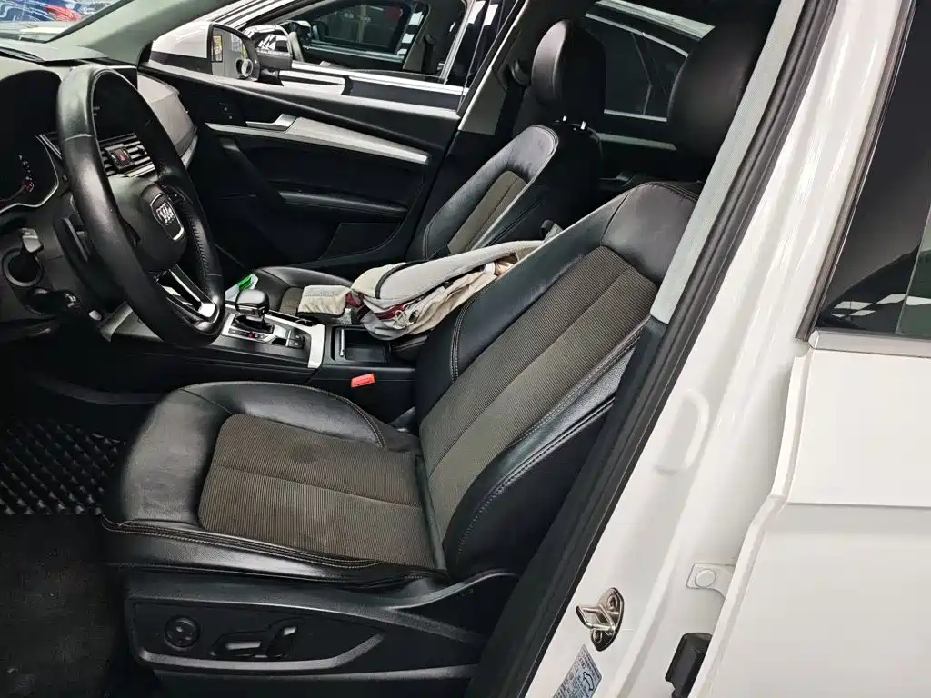 Audi Q5L 2019 — фото 15