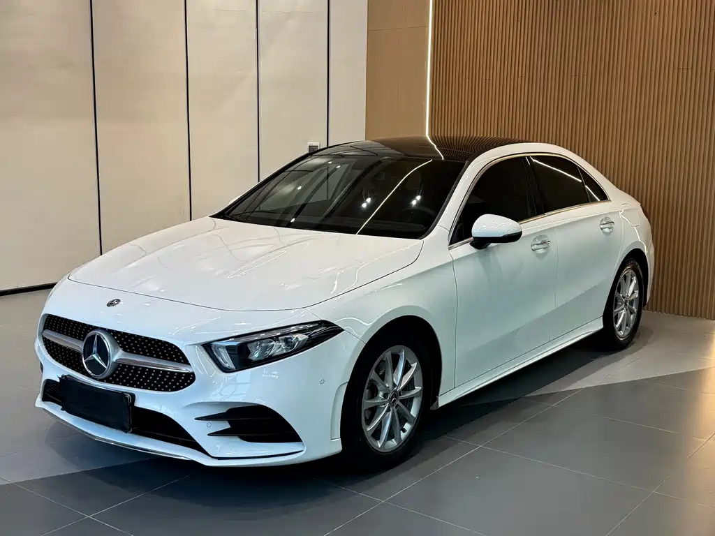 Mercedes-Benz A-Class 2019 — фото 1
