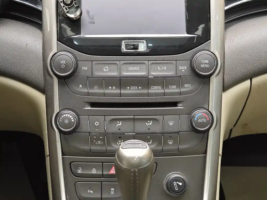 Chevrolet Malibu 2014 — фото 16