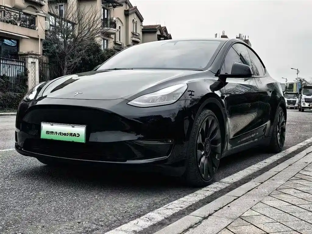 Tesla Model Y 2023 — фото 1