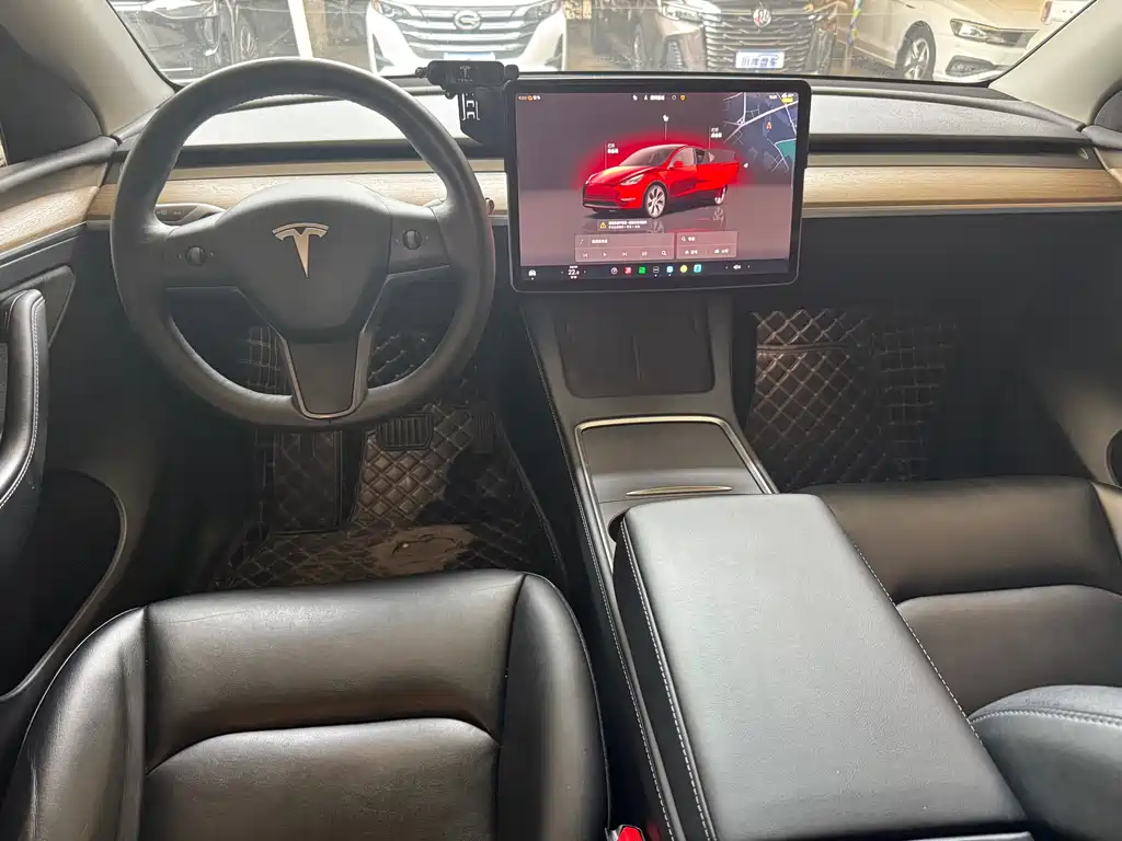Tesla Model Y 2023 — фото 9