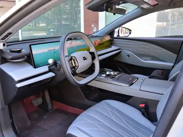 Geely Galaxy E8 2025