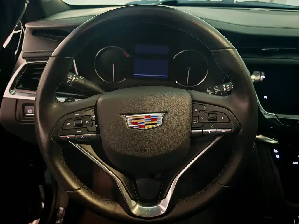 Cadillac XT6 2022 — фото 19