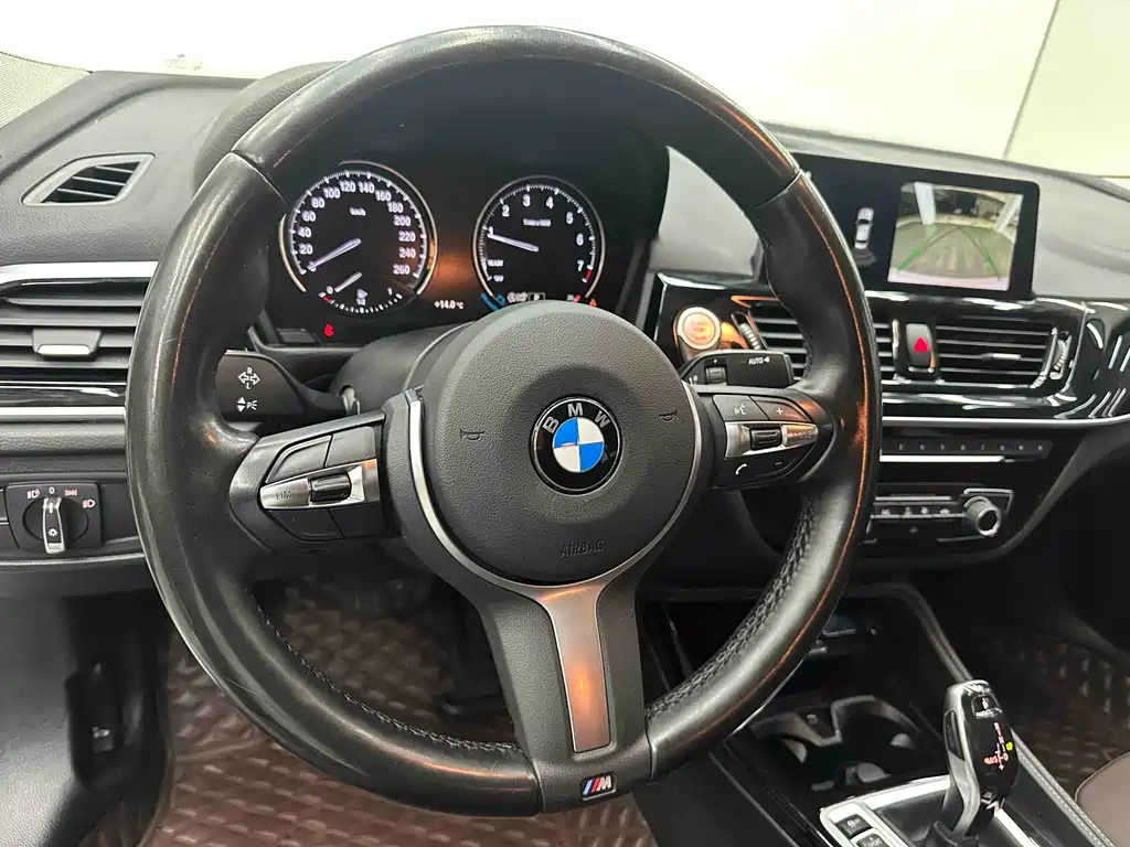 BMW 1 Series 2021 — фото 18