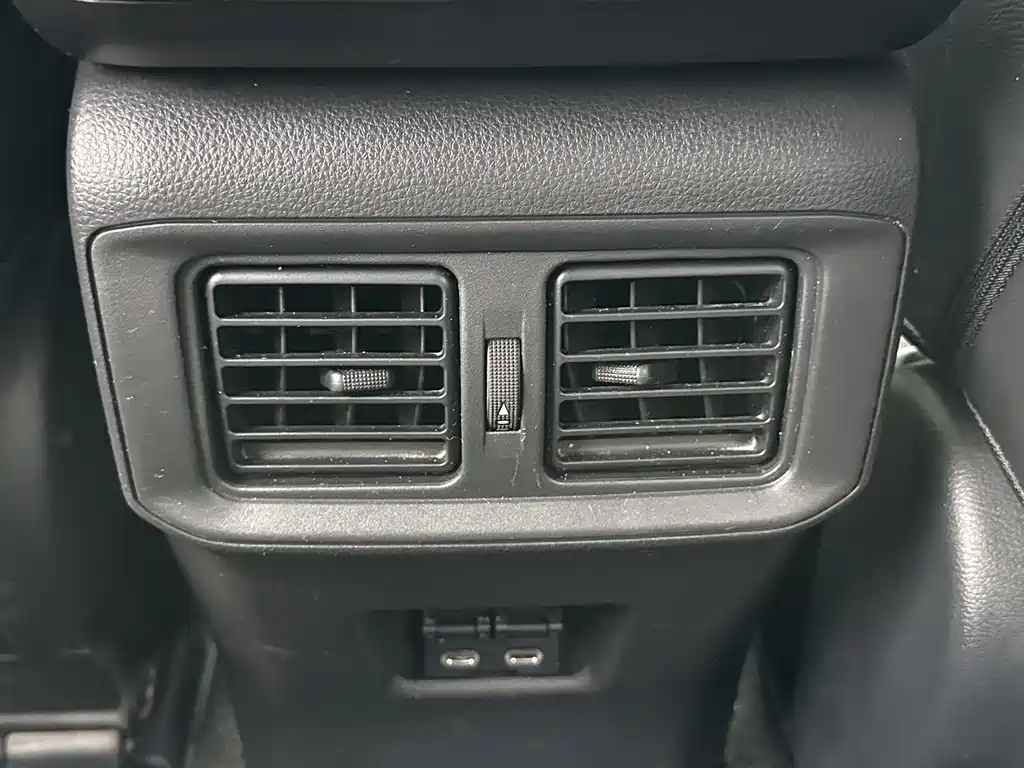 Toyota Wildlander 2023 — фото 14